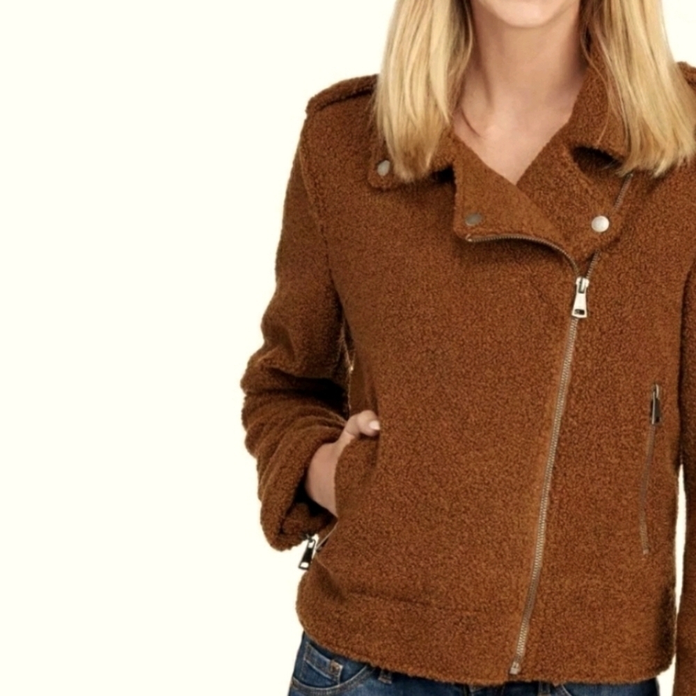 𝅺MAX EDITION Soft Teddy Moto Jacket! - Picture 3 of 4